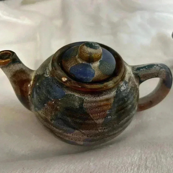 Vintage marble mini teapot, and mini watering can. 1998. Heritage pottery. - Picture 5 of 16